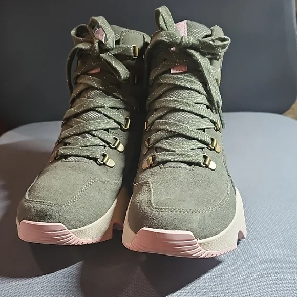 Sorel Women's Green and Pink  Boots - Picture 4 of 8